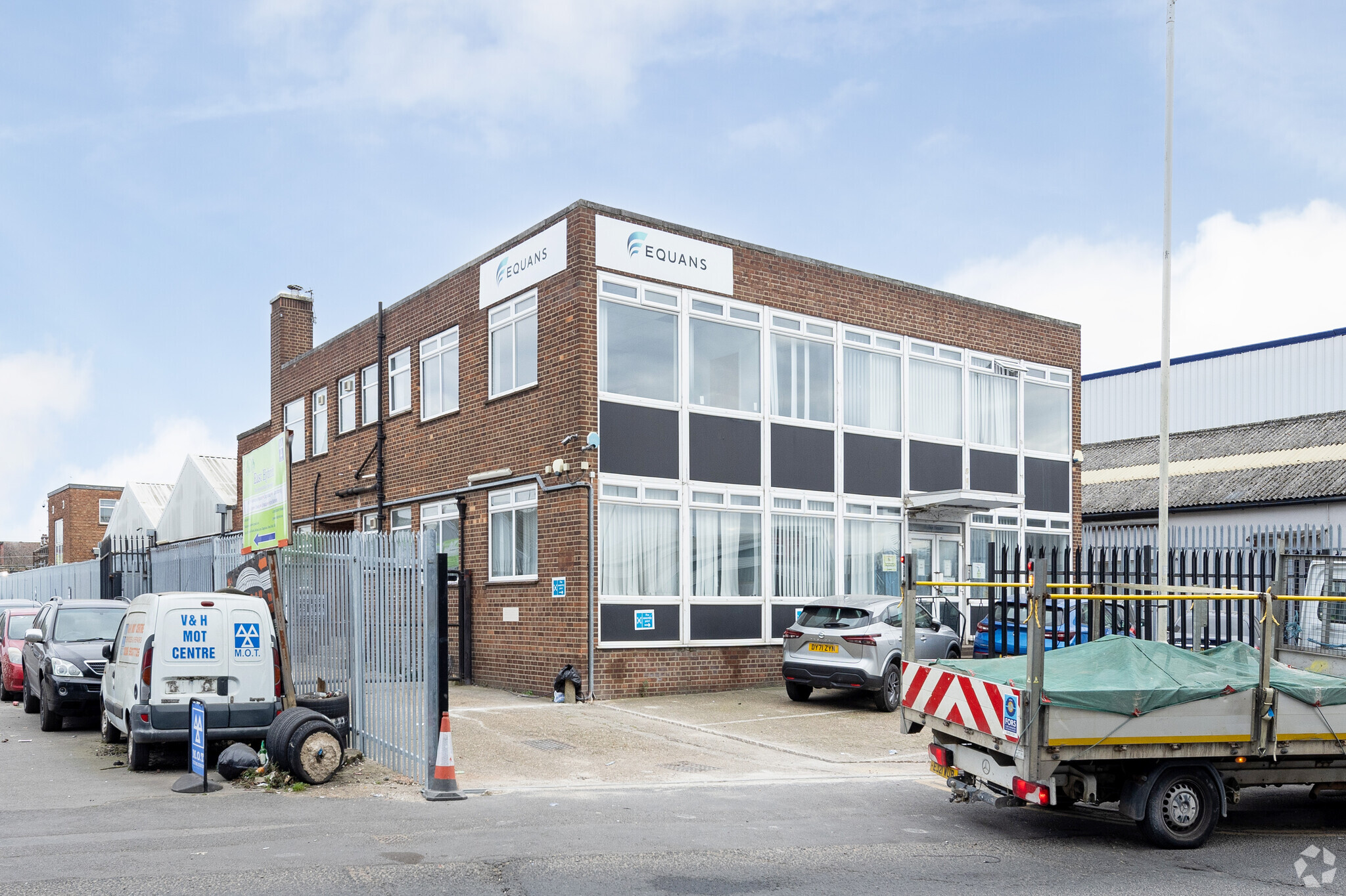 Selinas Ln, Dagenham, LND for Sale