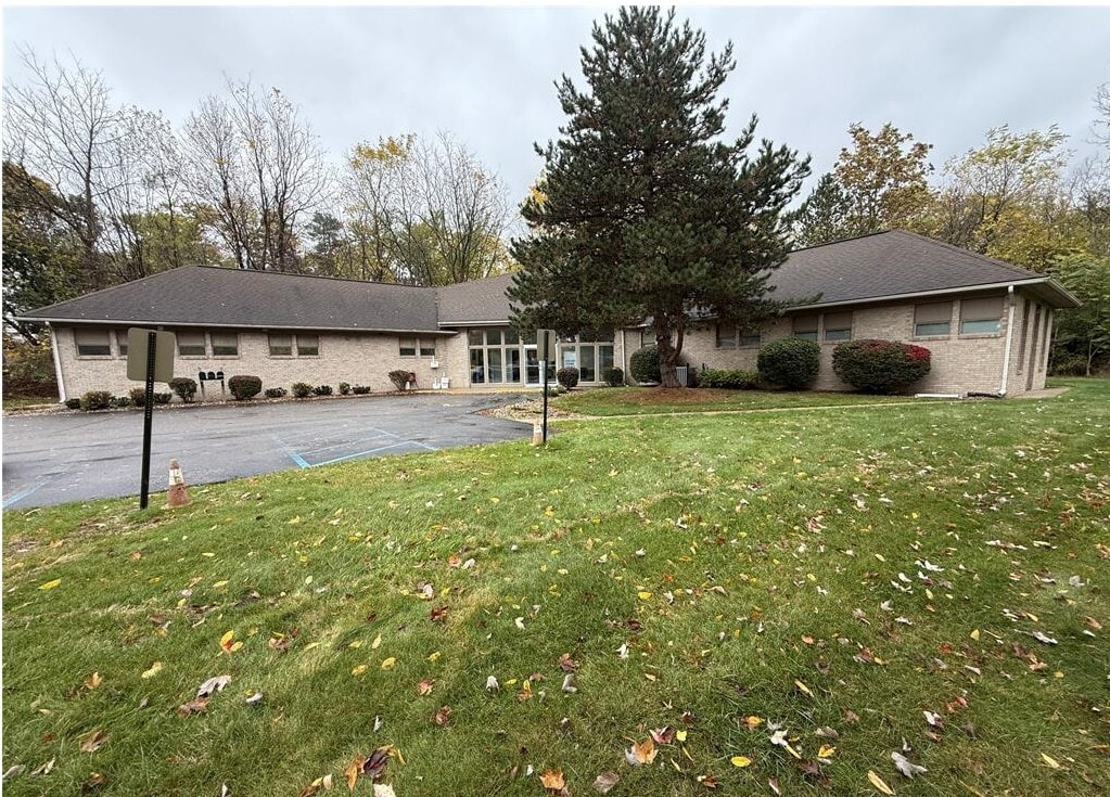 3380 Beecher Rd, Flint, MI for Rent