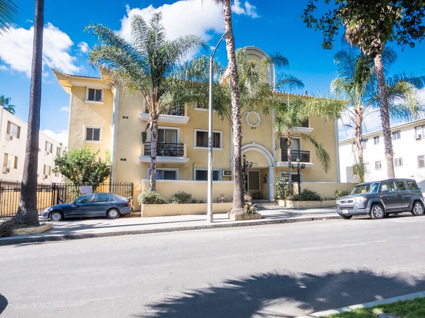 1829 Tamarind Ave, Los Angeles, CA for Sale