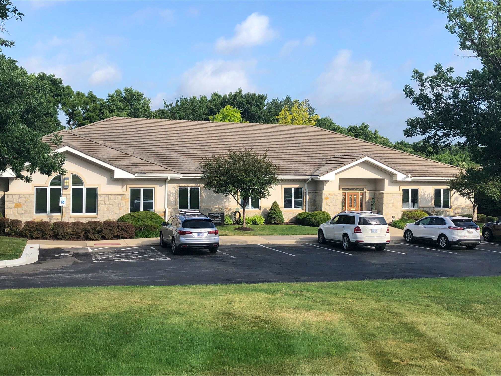 11030 Oakmont Dr, Overland Park, KS for Sale