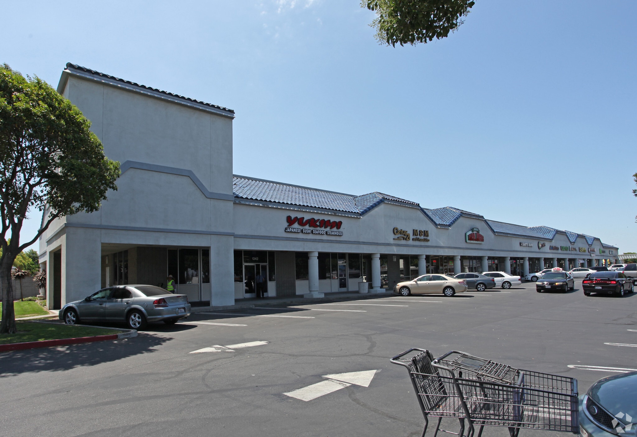 1280 W Lathrop Rd Manteca, CA 95336 Shopping Center