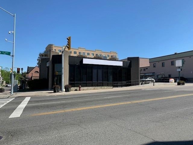 15255 Yonge St, Aurora, ON for Rent