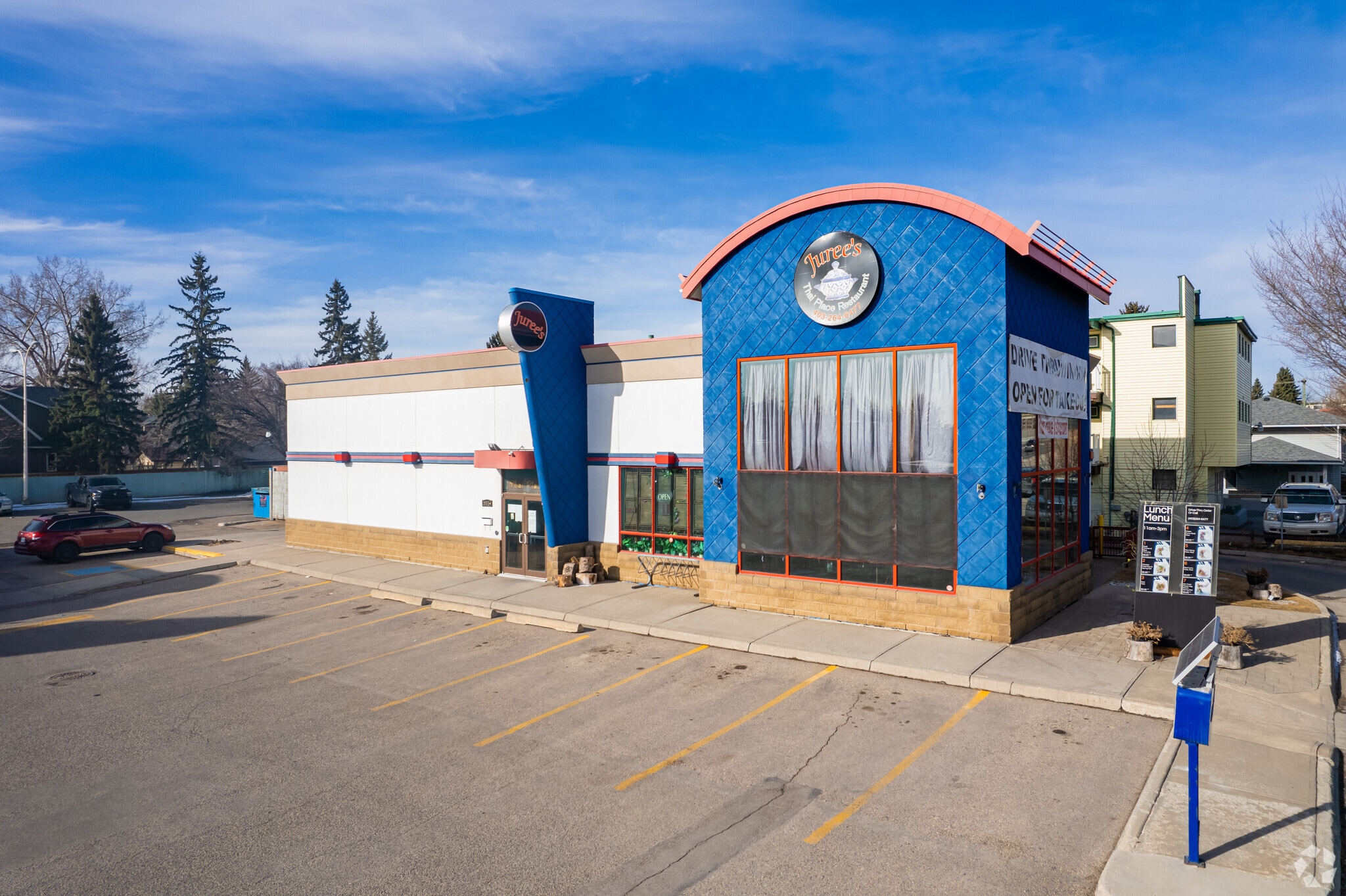 2055 16th Ave NW, Calgary, AB for Rent