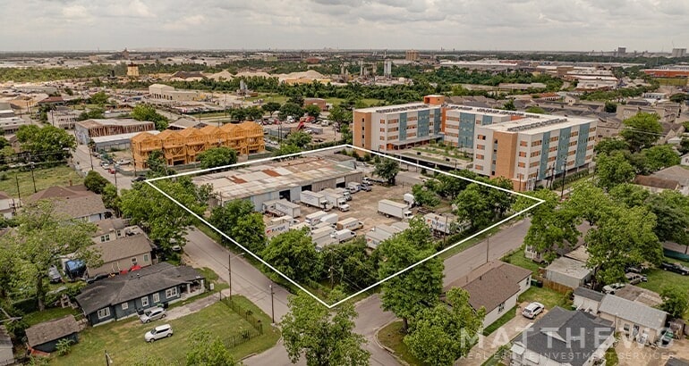 323 N Edgewood St, Houston, TX for Sale