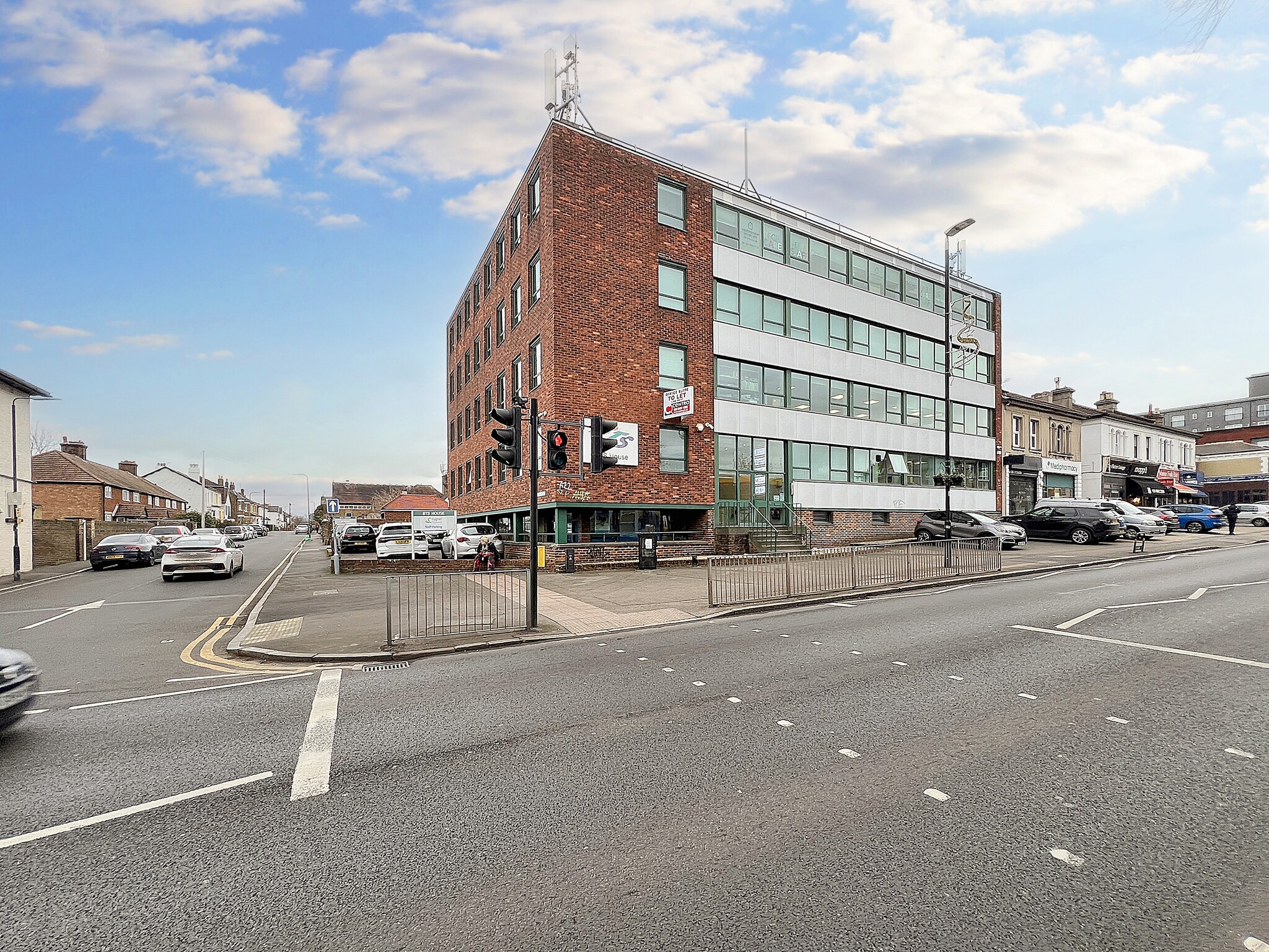 69-73 Manor Rd, Wallington, LND for Rent