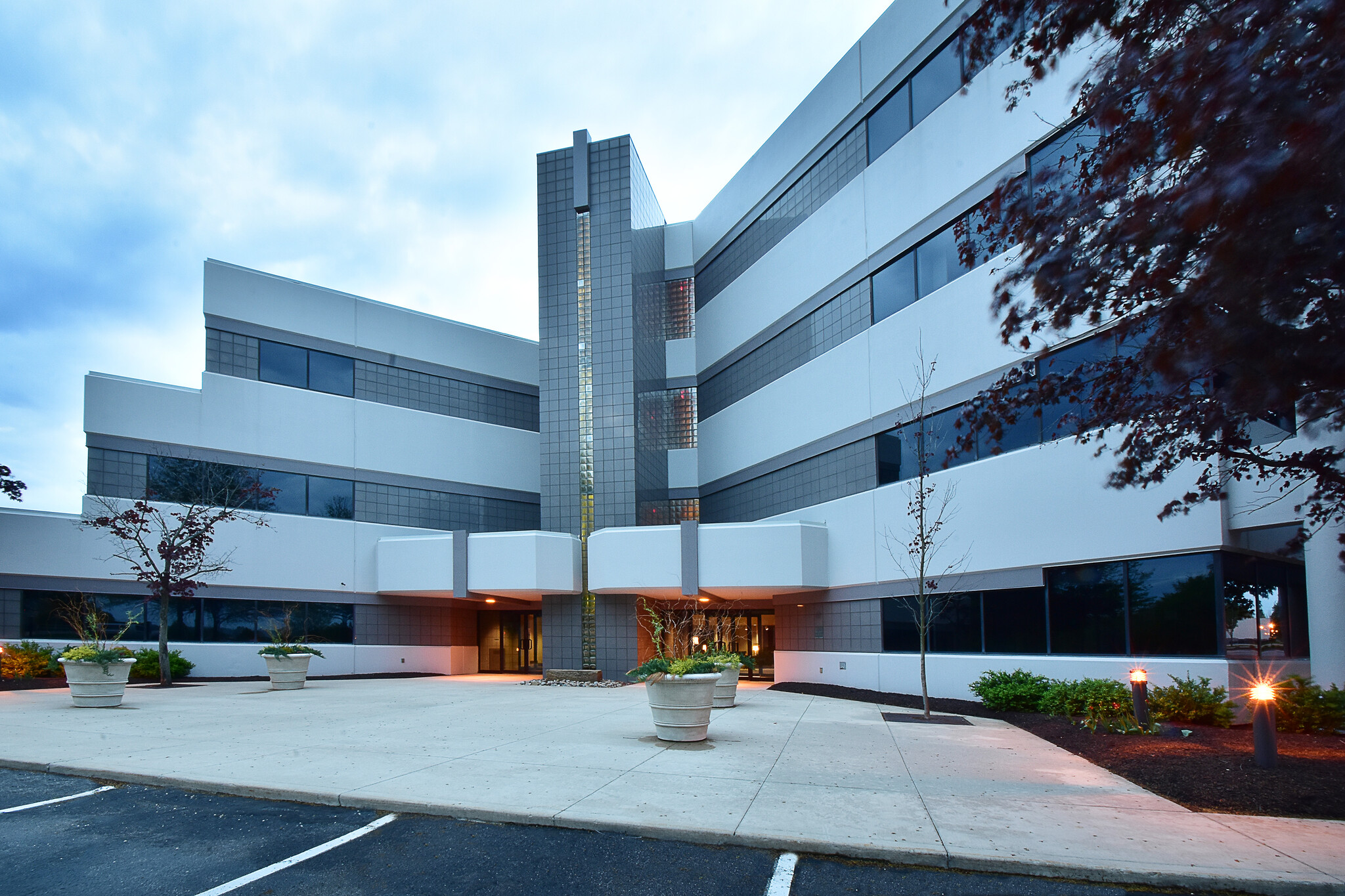3560 W Market St, Akron, OH for Rent