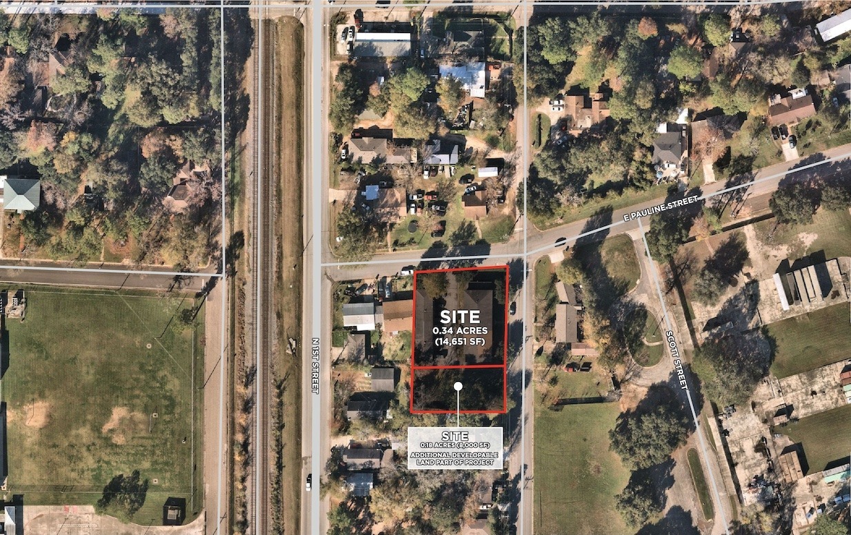 928 N 3rd St, Conroe, TX for Sale