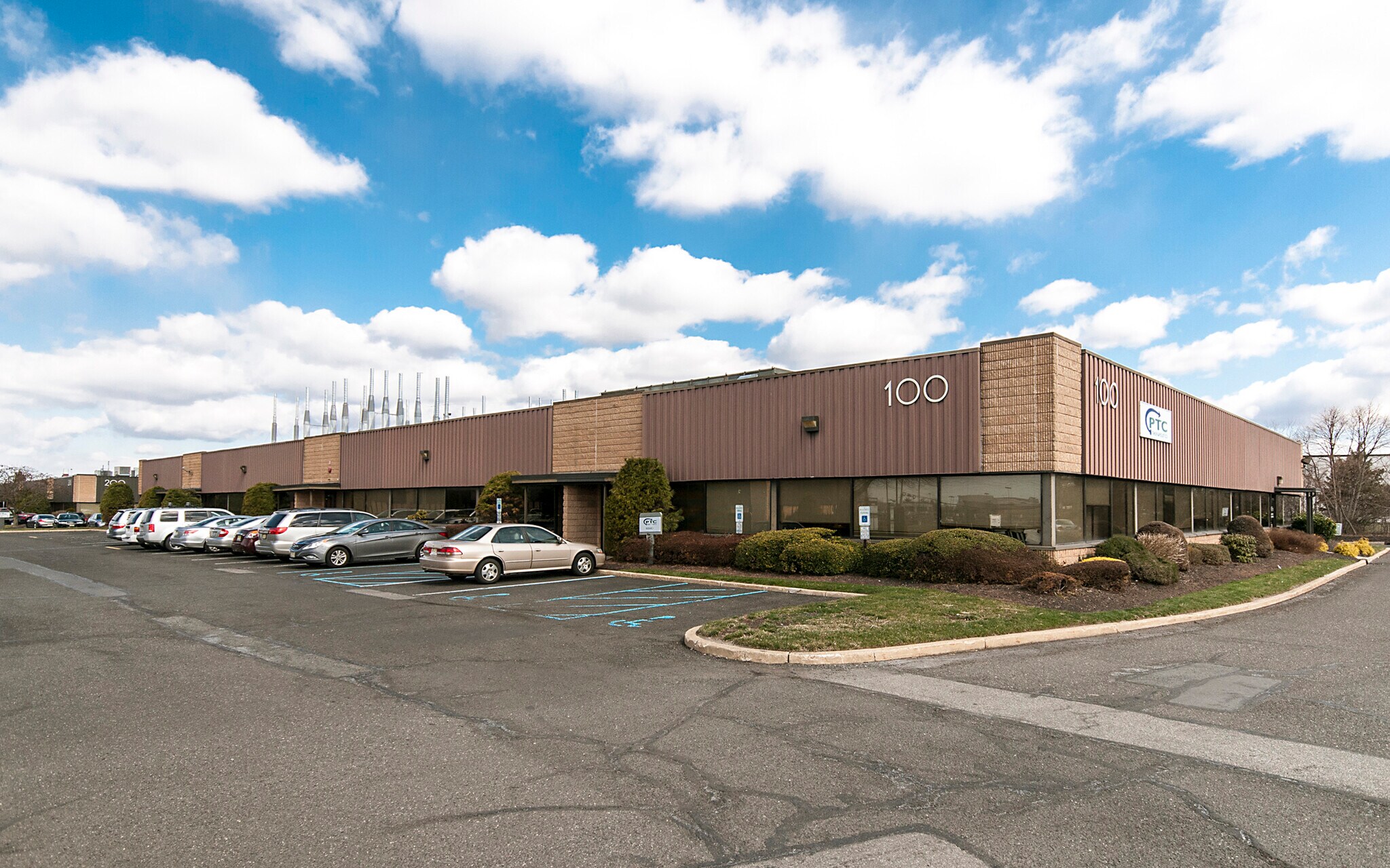 100 Corporate Ct, South Plainfield, NJ for Rent