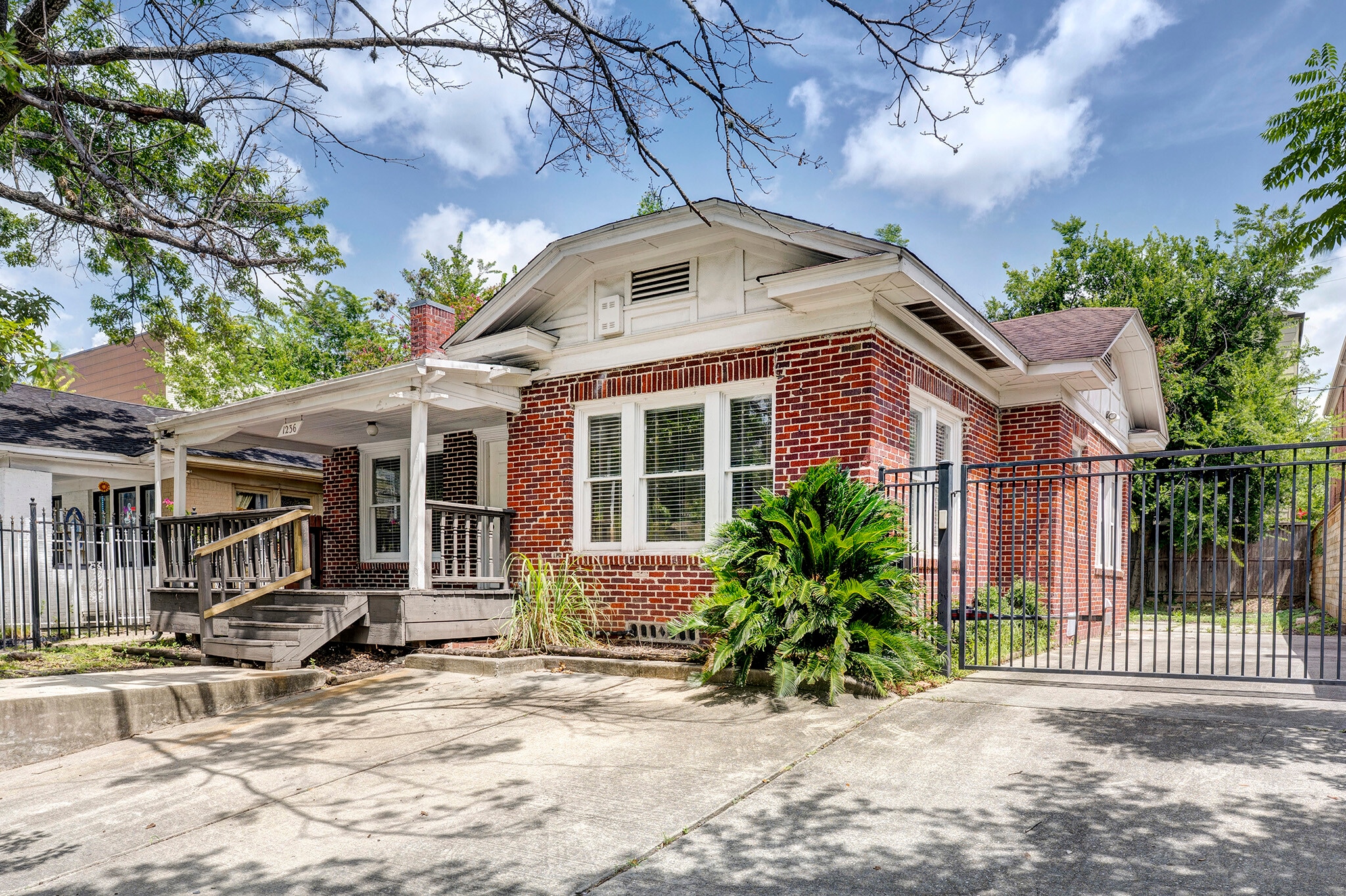 1236 W Gray St, Houston, TX for Sale