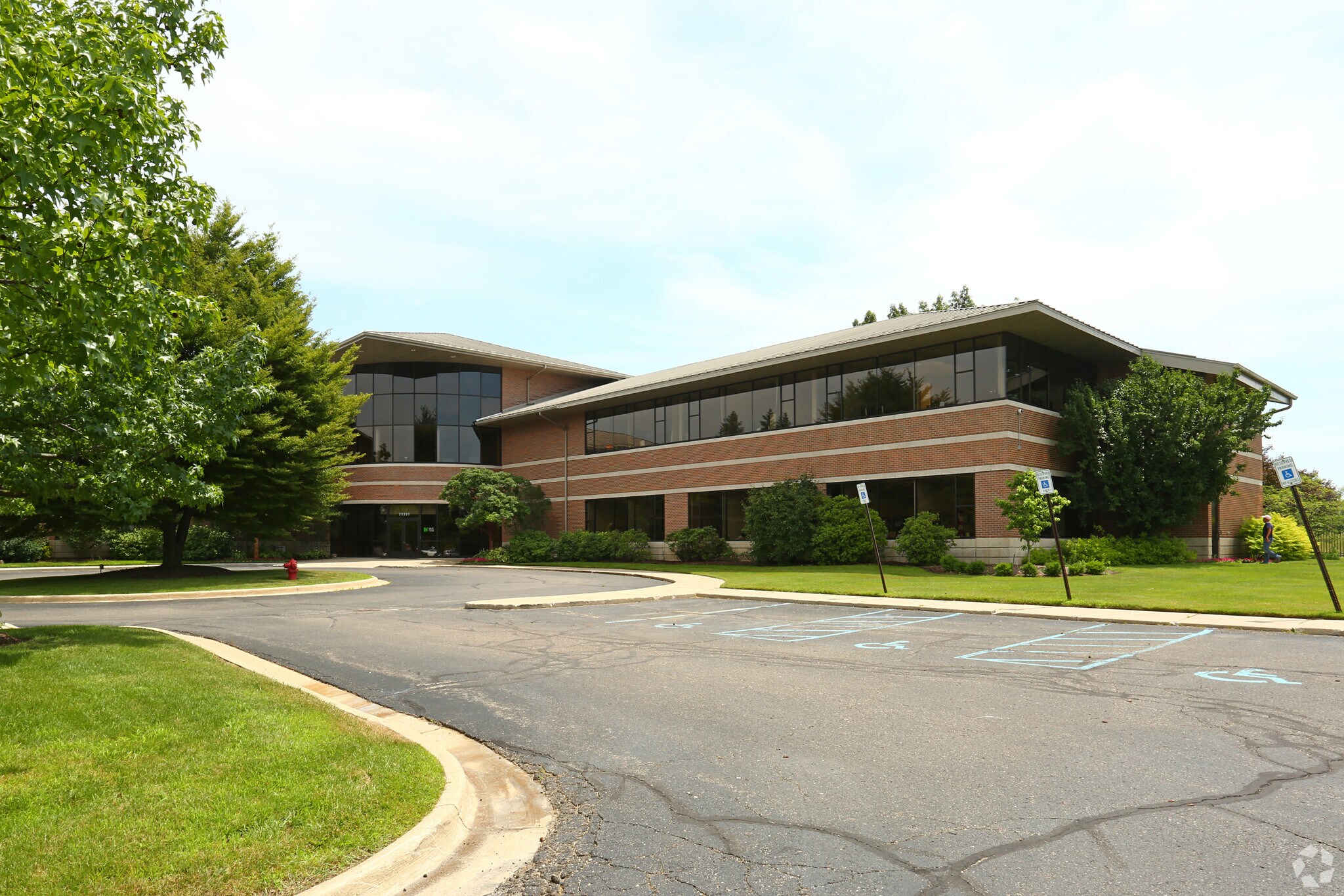 25251 Northline Rd Taylor, MI 48180 Office Property for Lease on