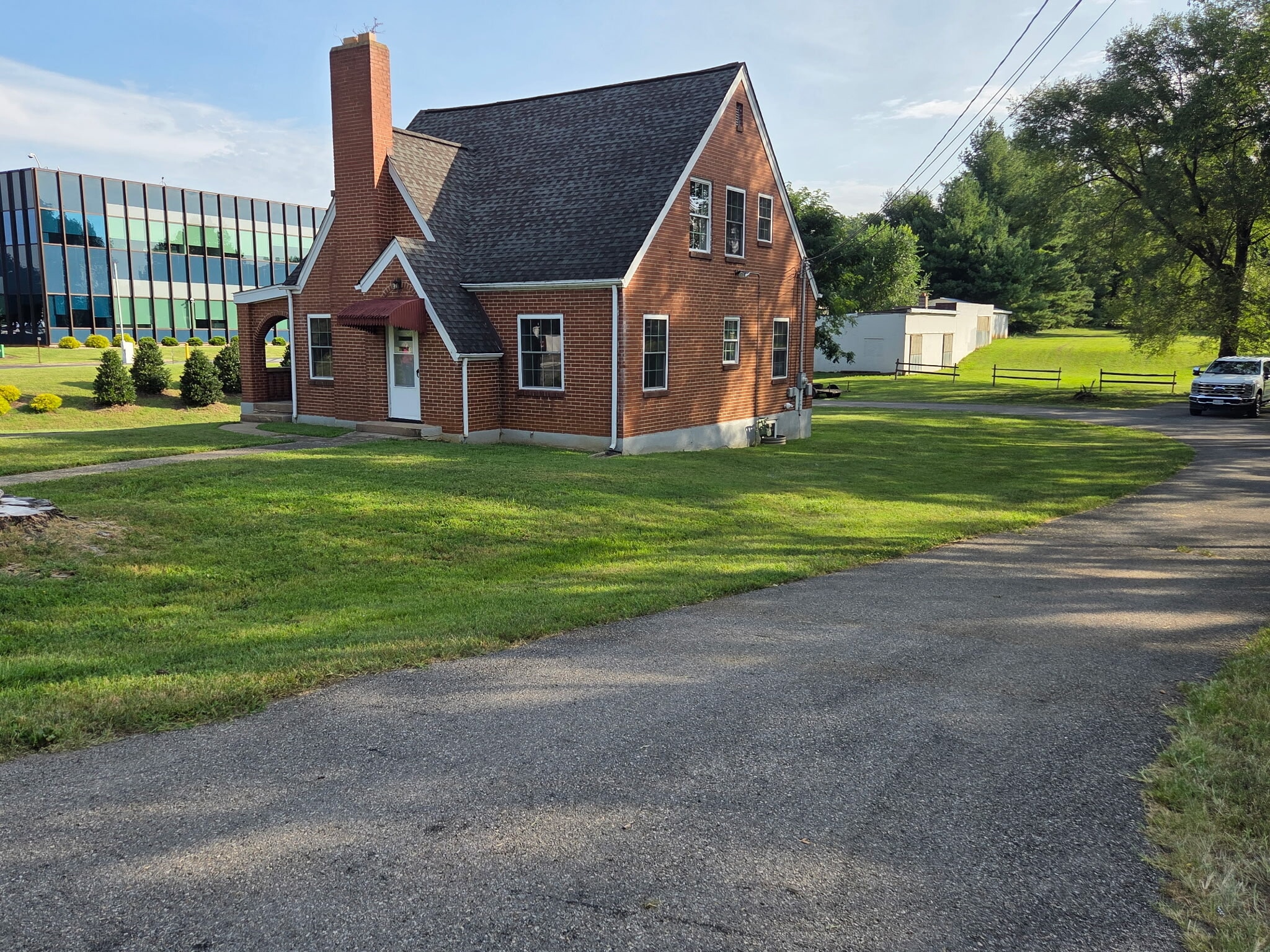 5335 Airport Rd NW, Roanoke, VA for Rent