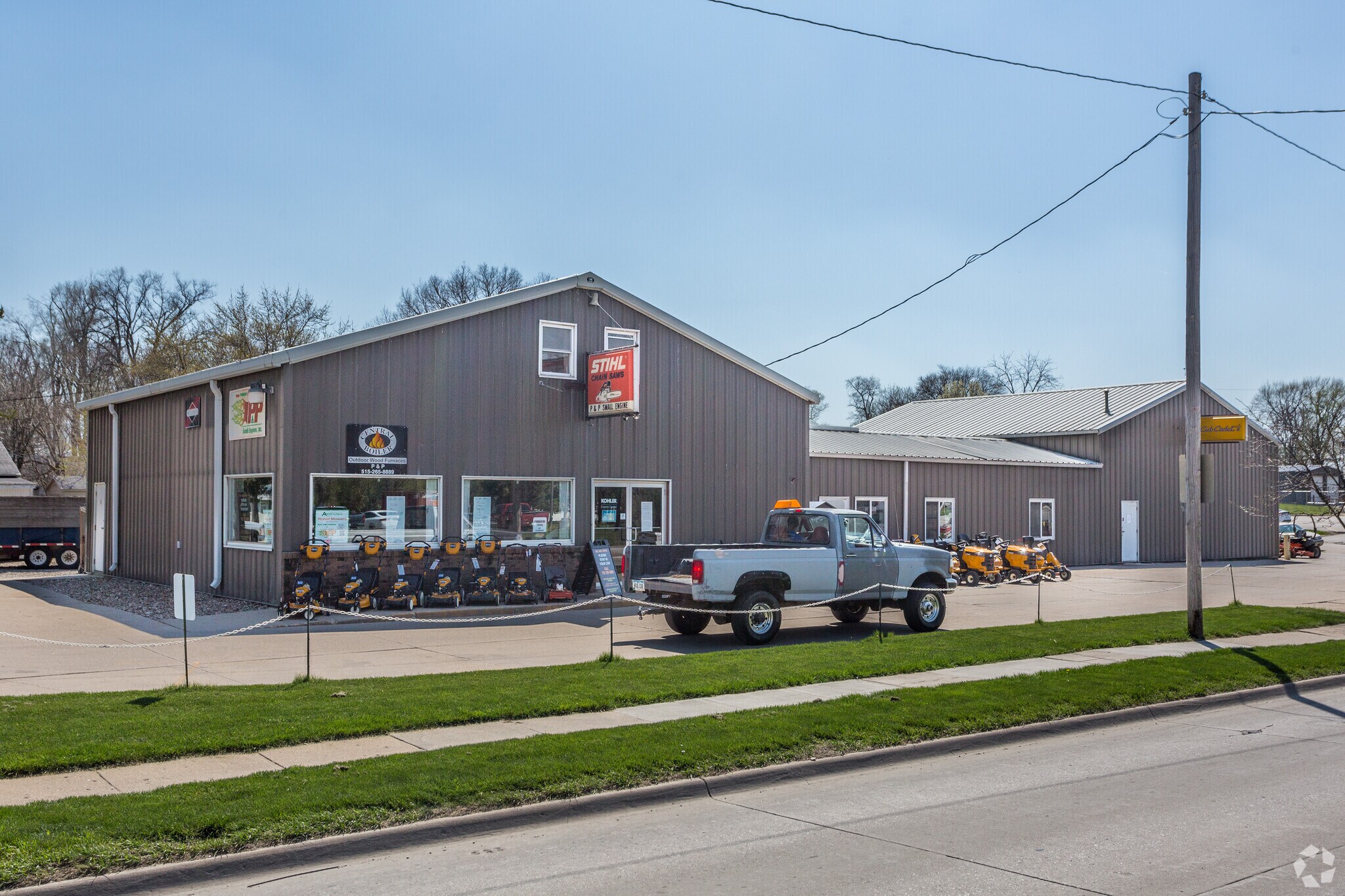 2715 E University Ave, Des Moines, IA for Sale
