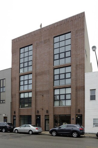 Chicago, IL undefined - 1847 W Grand Ave