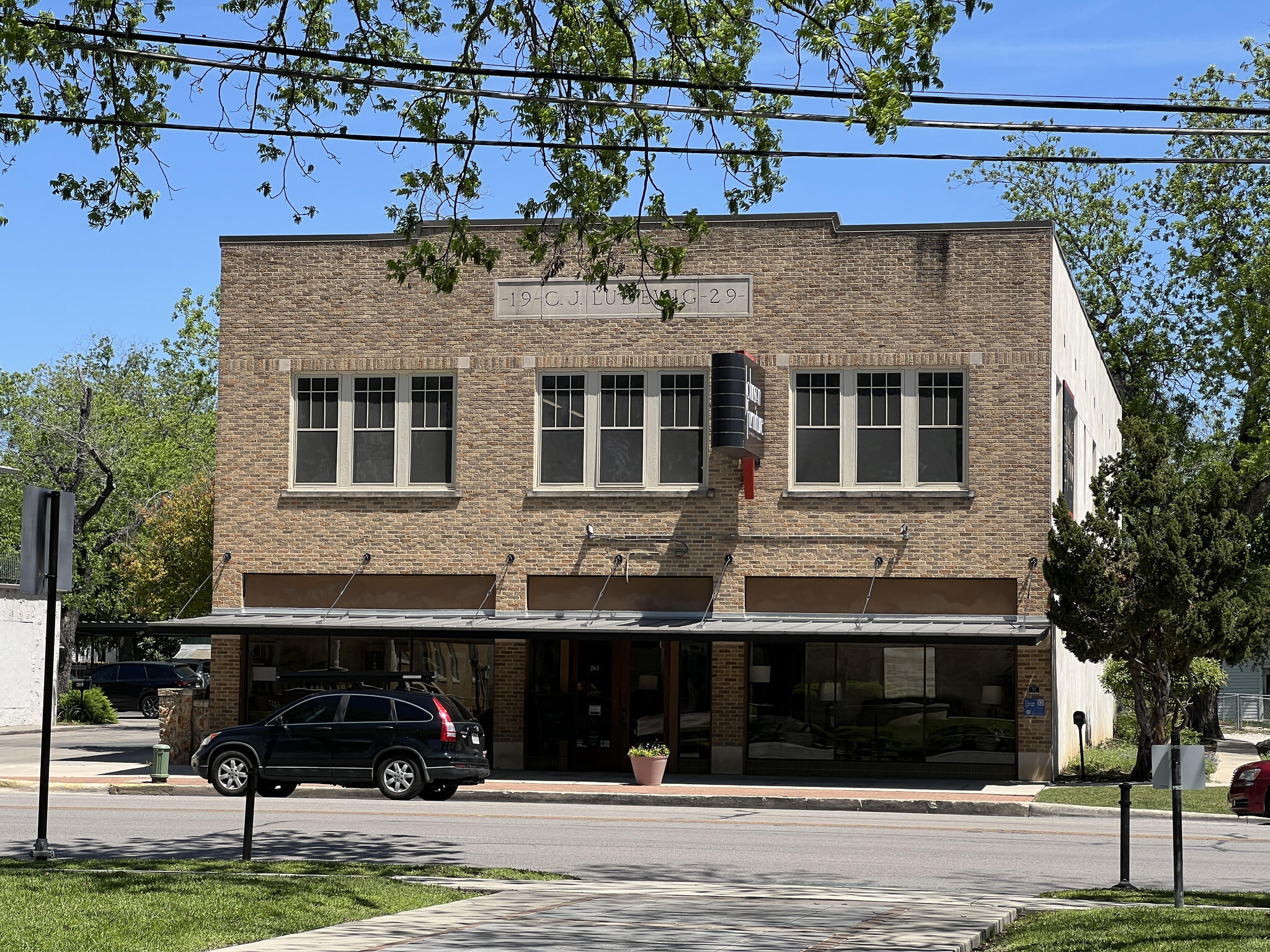 283 S Seguin Ave, New Braunfels, TX for Sale