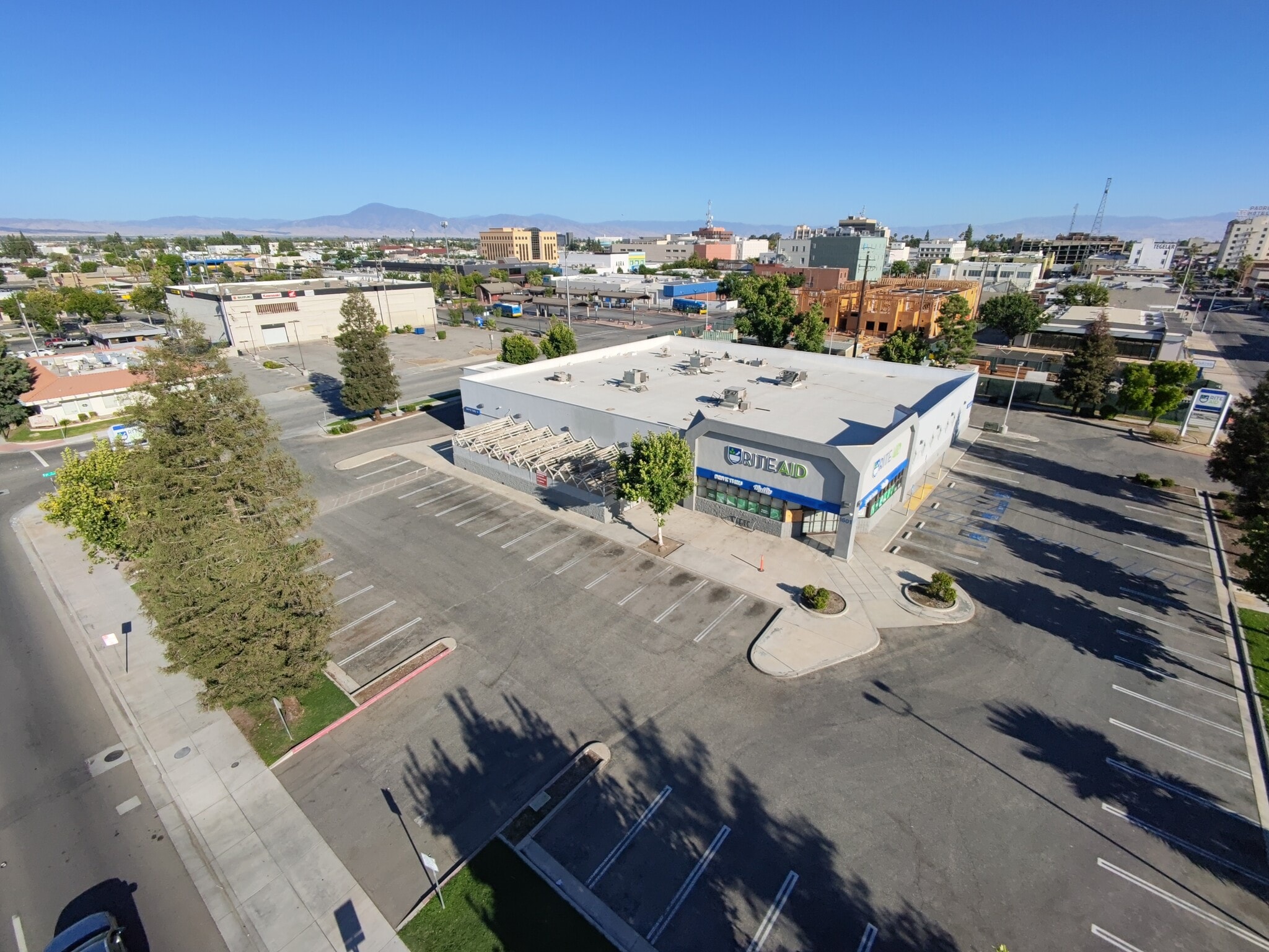 1701 23rd St, Bakersfield, CA for Sale