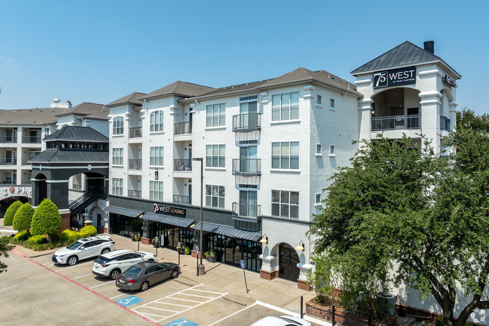 7927 Forest Ln, Dallas, TX for Rent