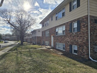 Davenport, IA Apartments - 3544 Kimberly Downs Rd