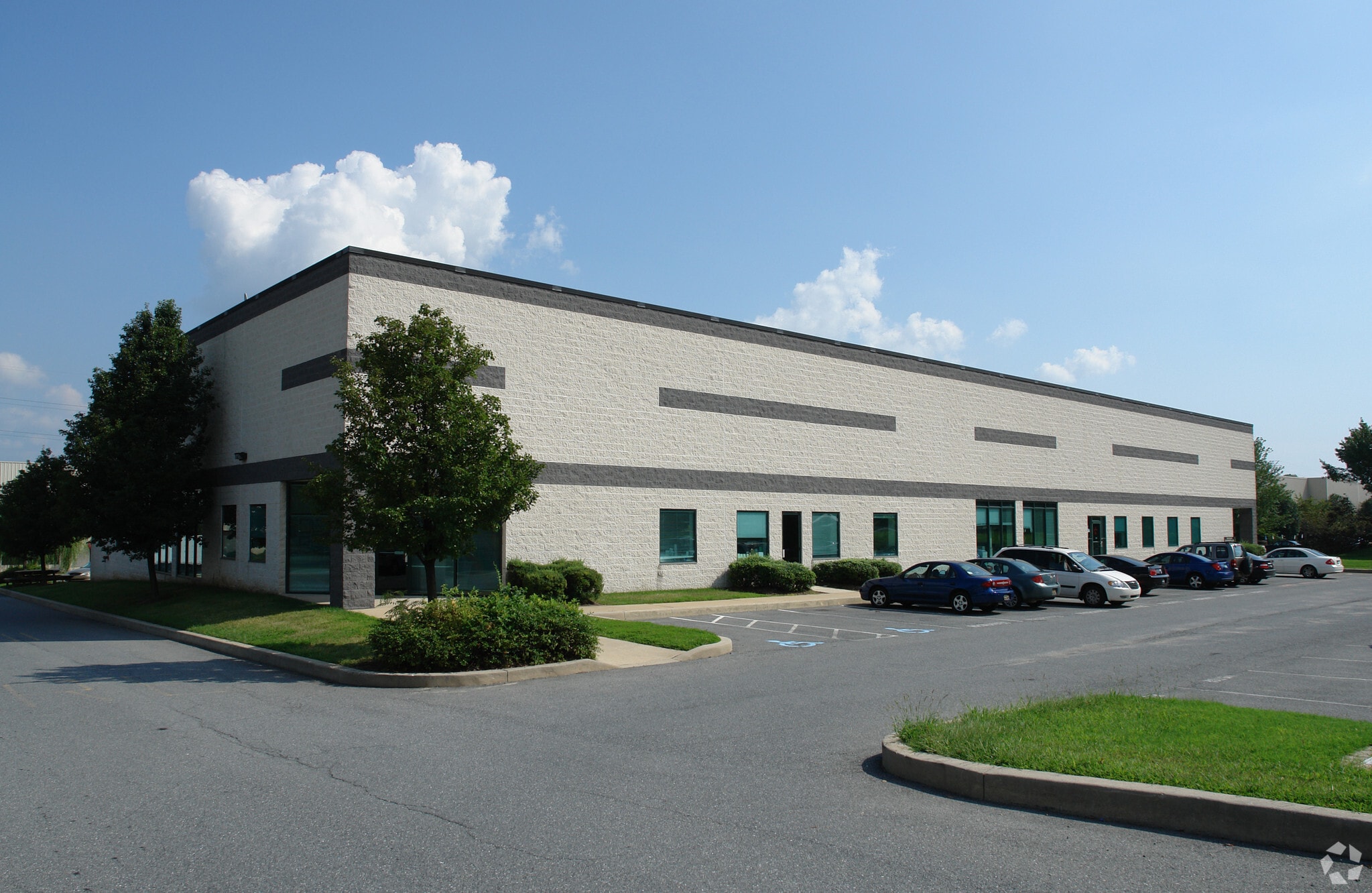 24-30 Lukens Dr, New Castle, DE for Rent