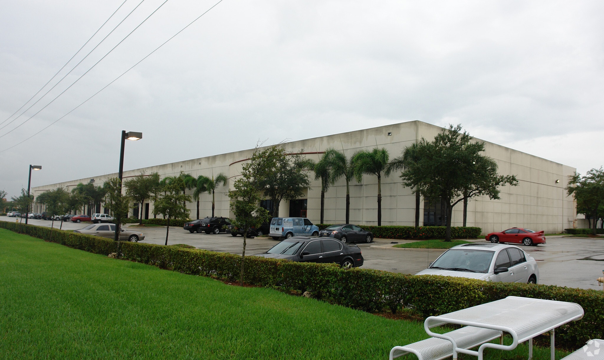 2805-2889 N Commerce Pky, Miramar, FL for Rent