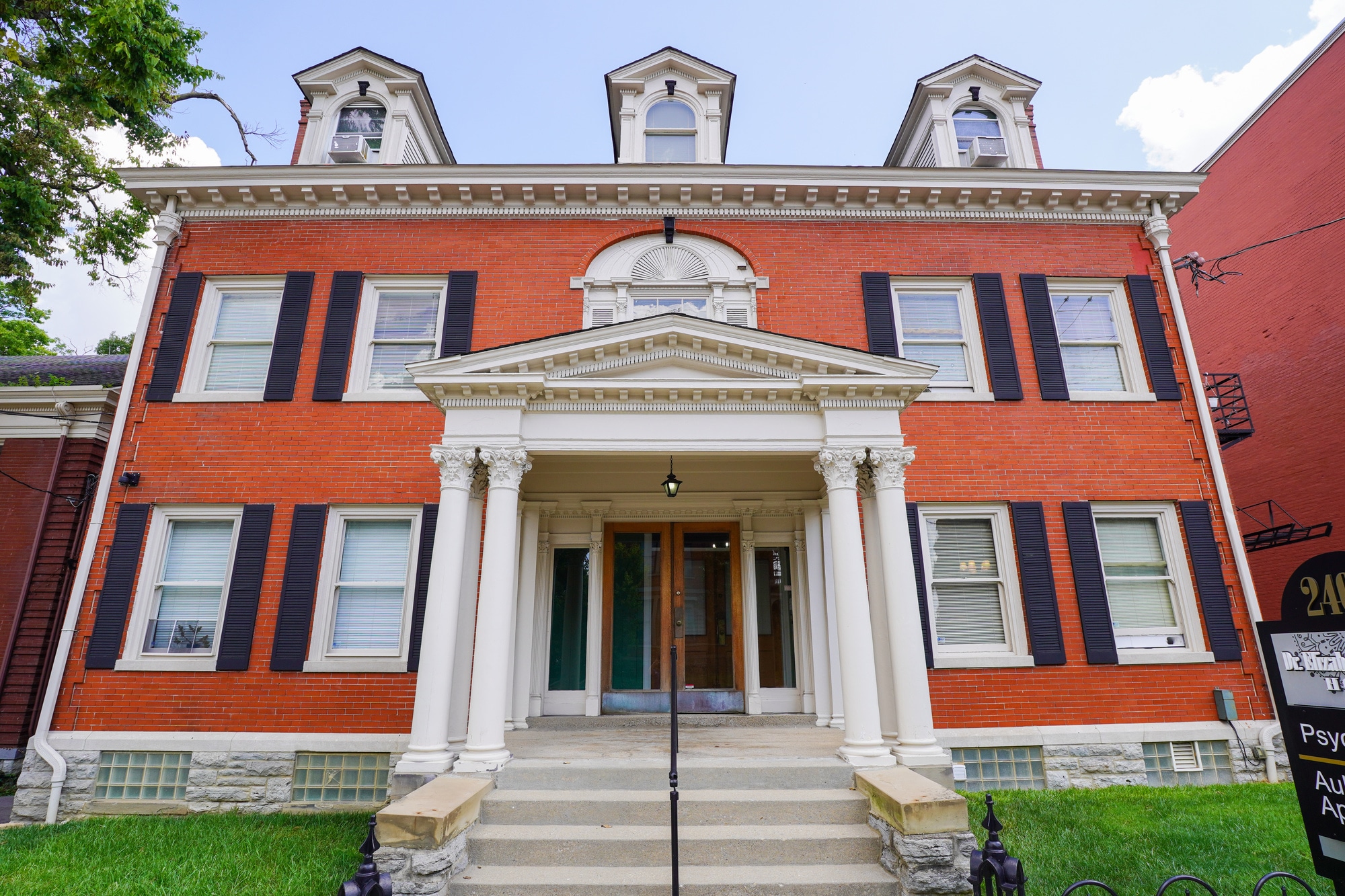 2404 Auburn Ave, Cincinnati, OH for Sale