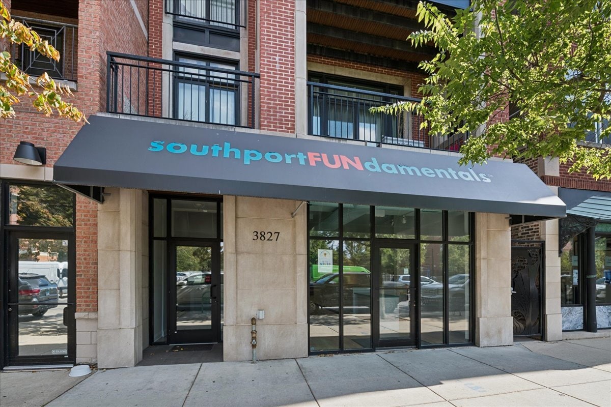 3827 N Southport Ave, Chicago, IL for Rent