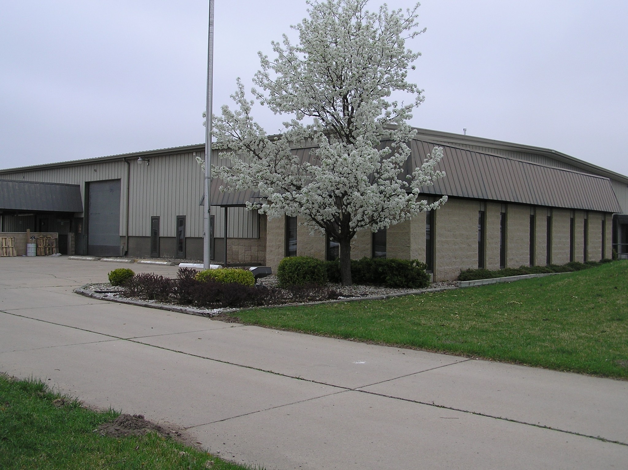 300 Industrial Dr, Angola, IN for Rent