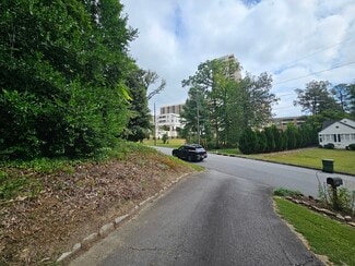 3644 Kingsboro Rd NE  