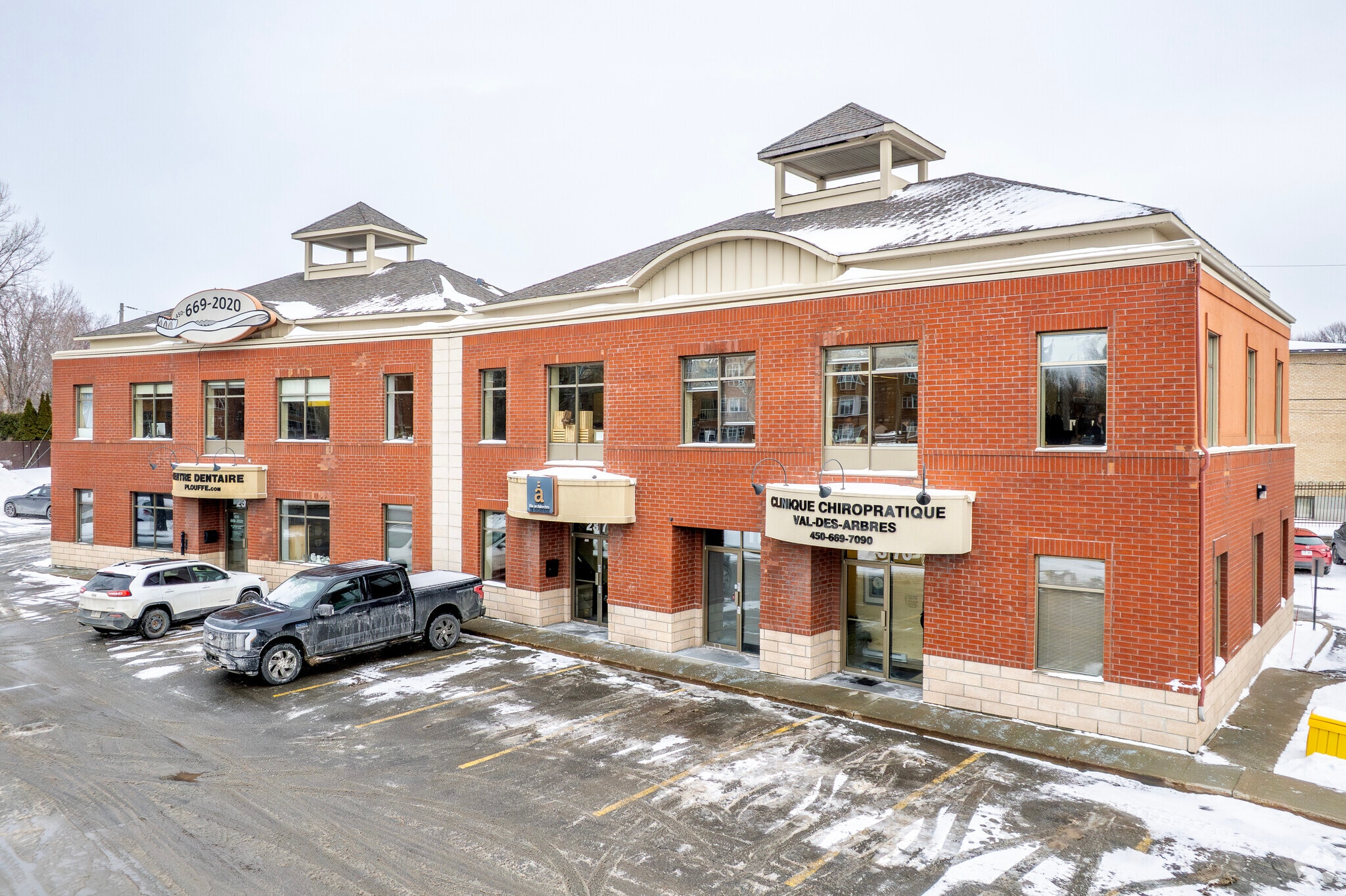 2370-2374 Saint-Martin Boul E, Laval, QC for Sale