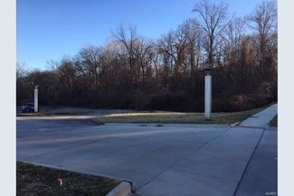 116 Greentrails Dr S  