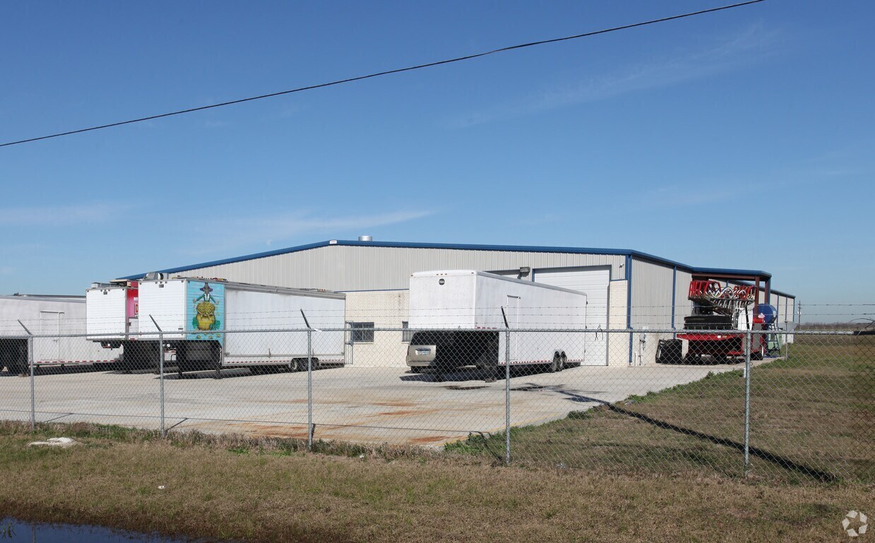 7590 FM 1960 Rd, Dayton, TX for Sale