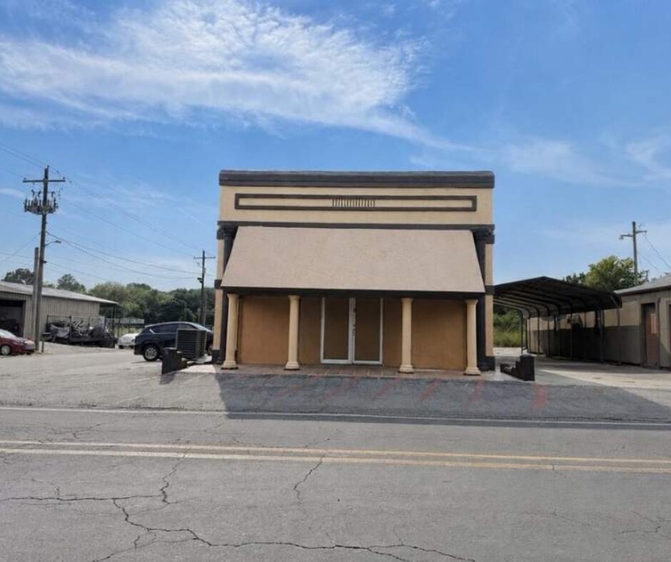208 SE Avenue 2 Ave, Atkins, AR for Sale