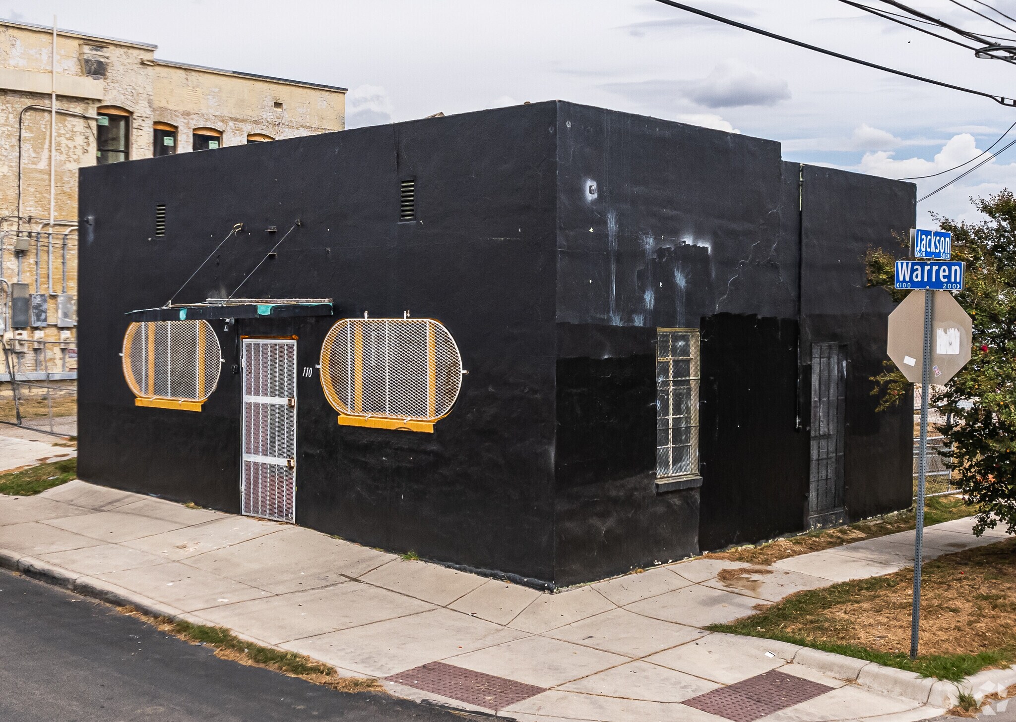 110 Warren St, San Antonio, TX for Rent