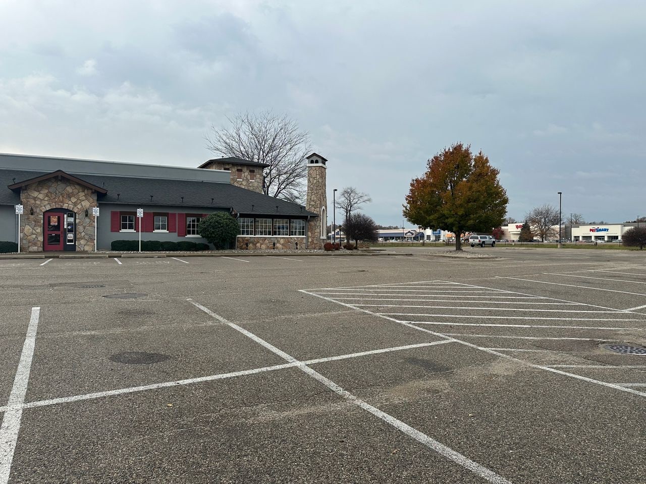 3015 W Shore Dr, Holland, MI for Sale