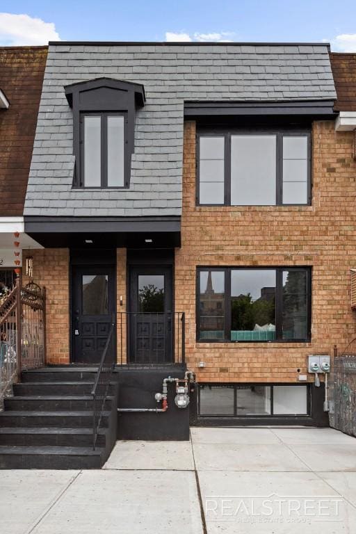 110 McKibben St, Brooklyn, NY for Sale