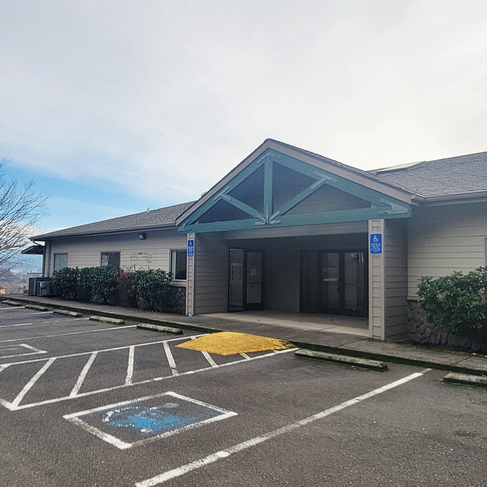 2460 NW Troost St, Roseburg, OR for Rent
