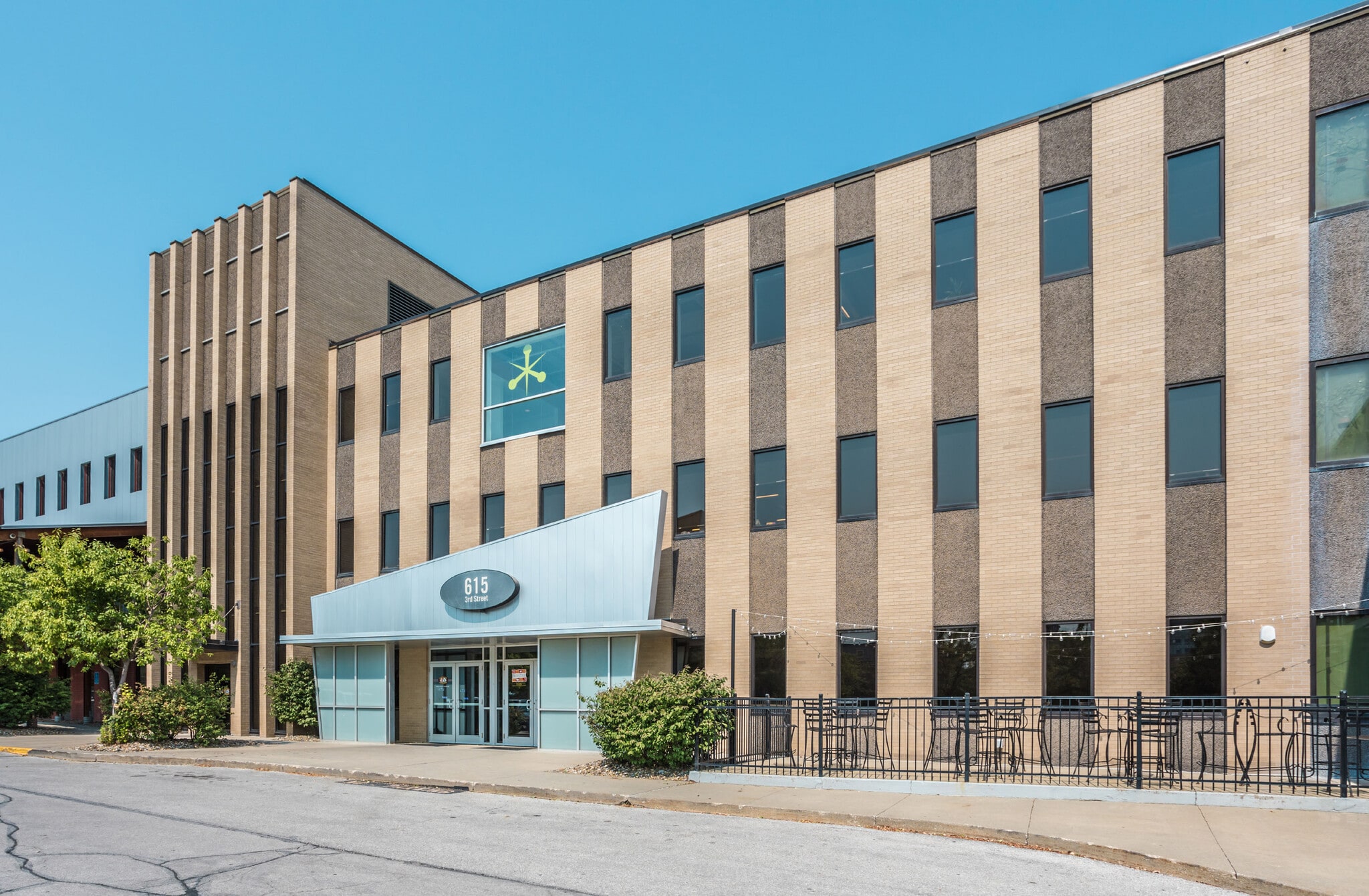 615 3rd St, Des Moines, IA for Rent