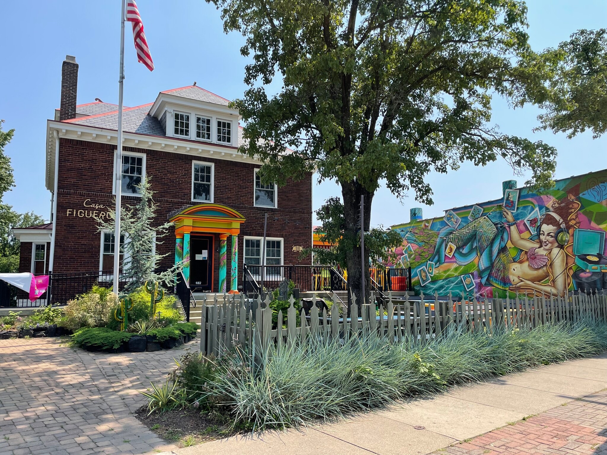 6112 Montgomery Rd, Cincinnati, OH for Sale