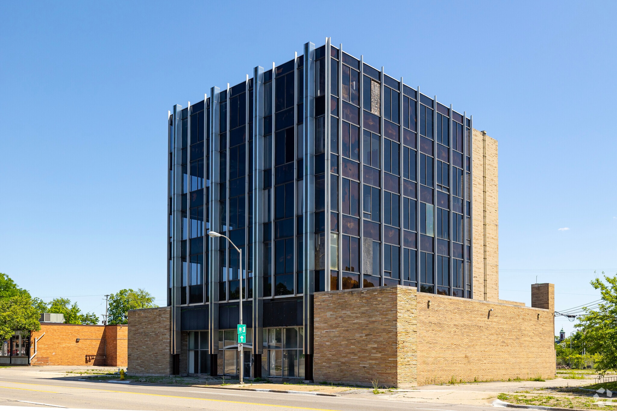 761 W Huron St, Pontiac, MI for Sale
