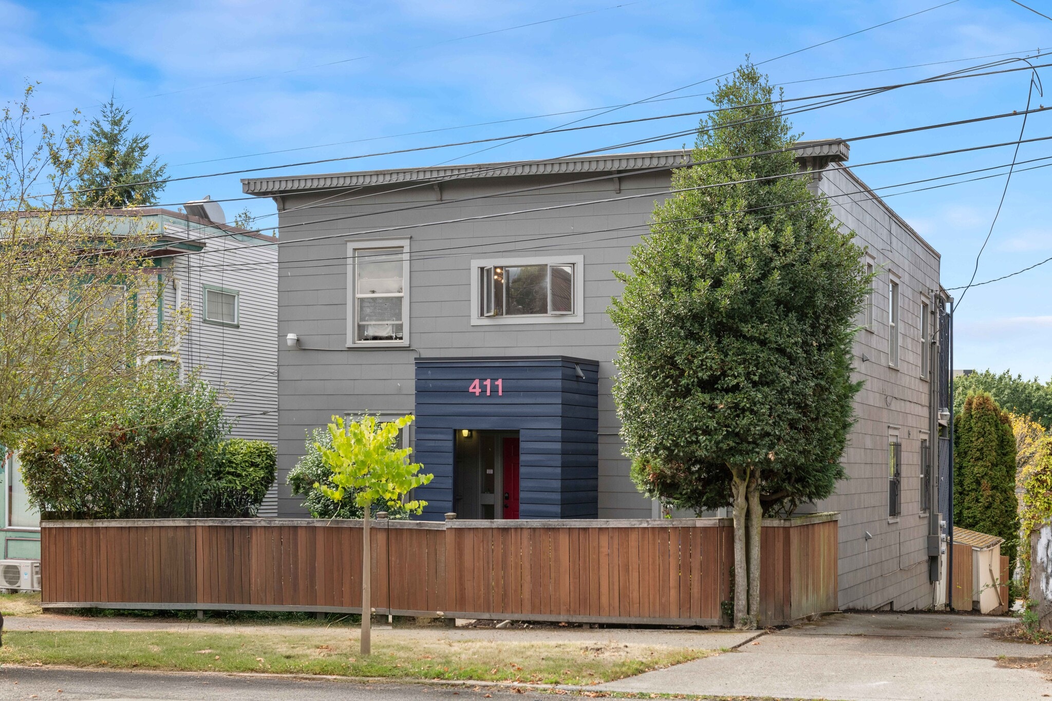 411 28th Ave S, Seattle, WA for Sale