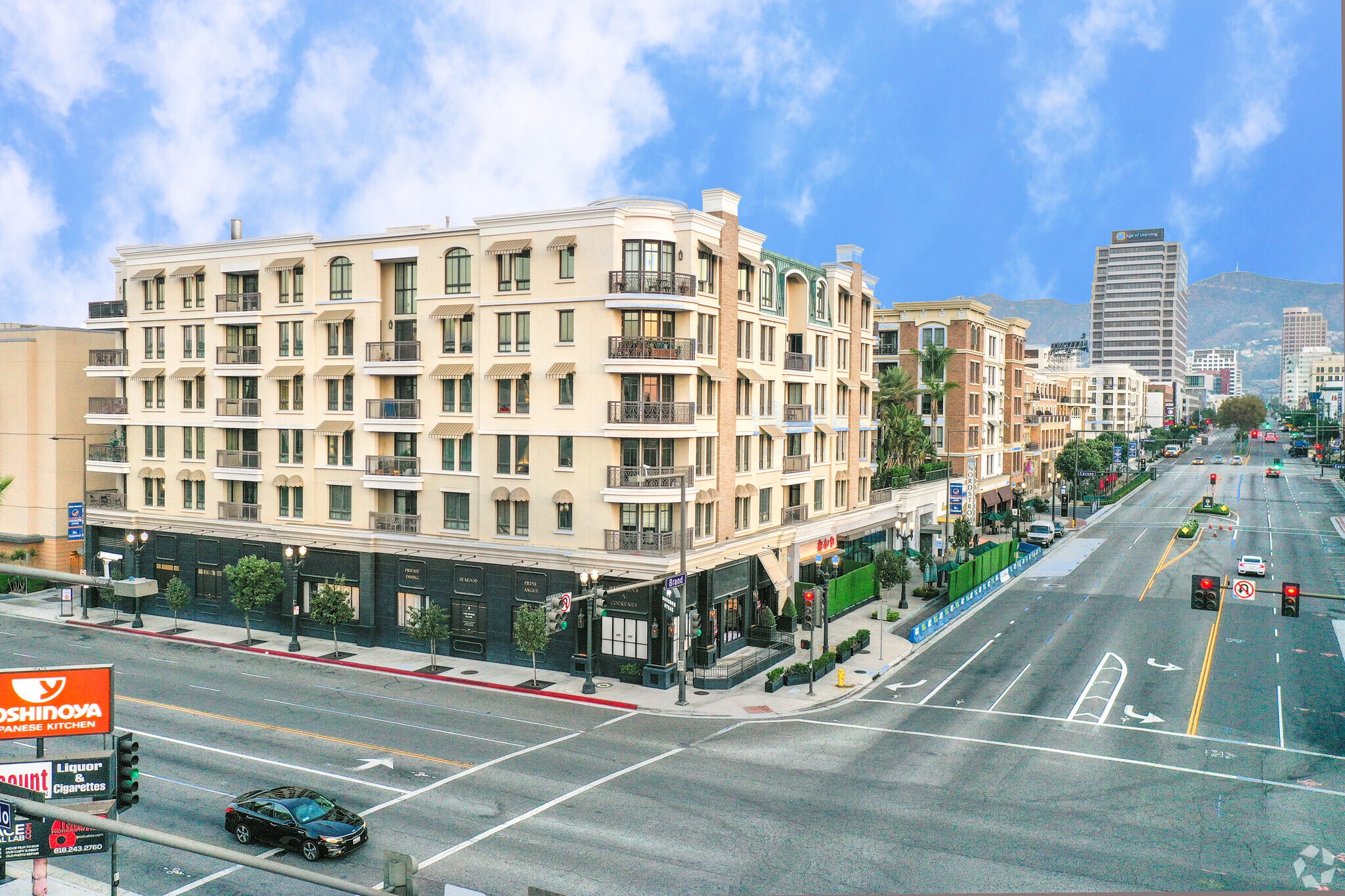 889 Americana Way, Glendale, CA for Rent