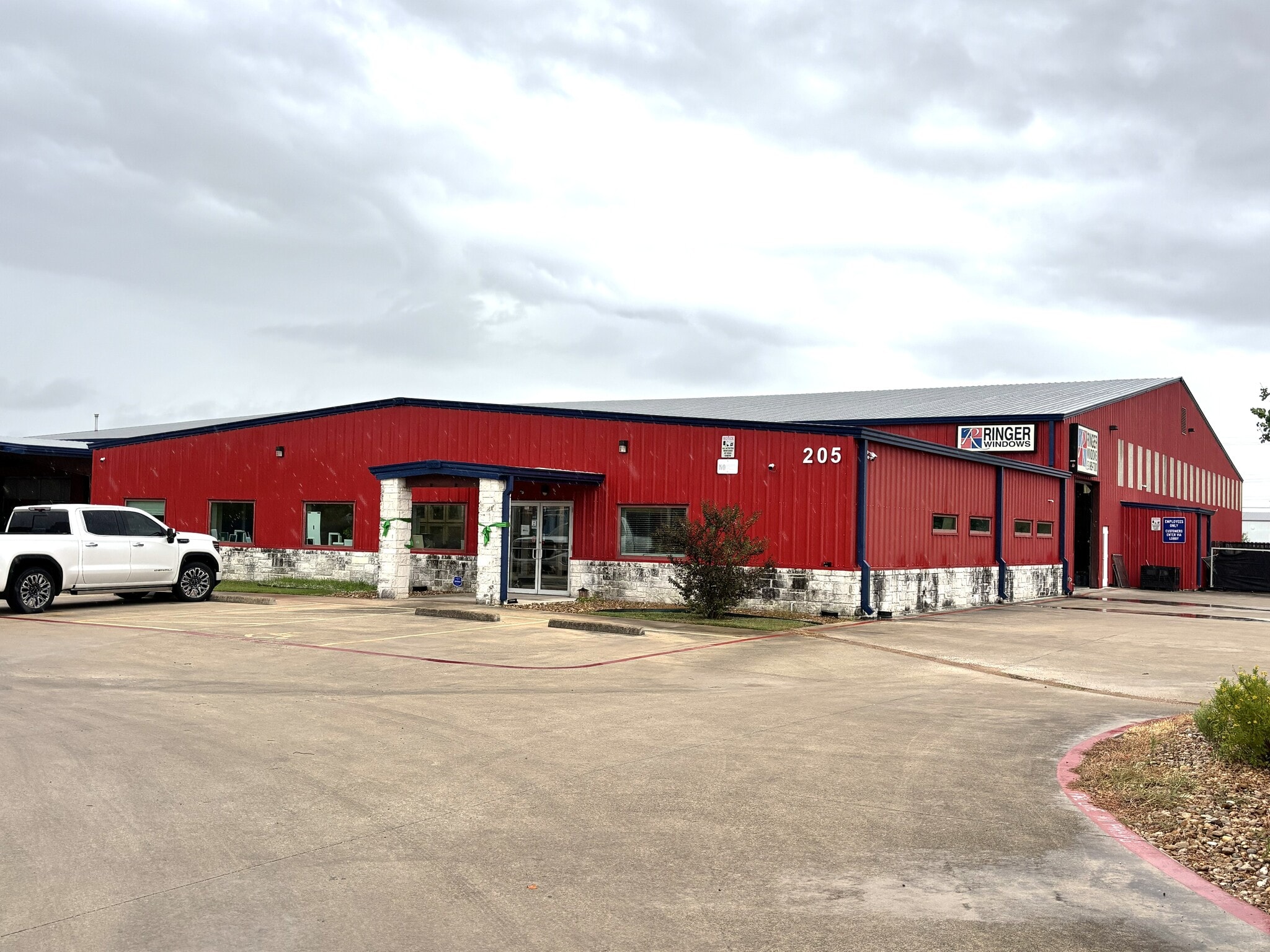 205 Mustang Cv, Taylor, TX for Sale