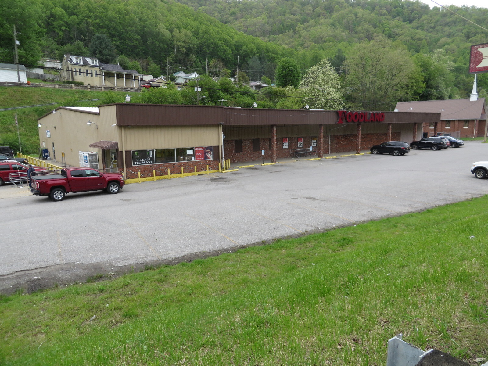 1997 Buffalo Creek Rd, Accoville, WV for Rent