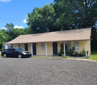 Deland, FL Apartments - 1757 N Woodland Blvd
