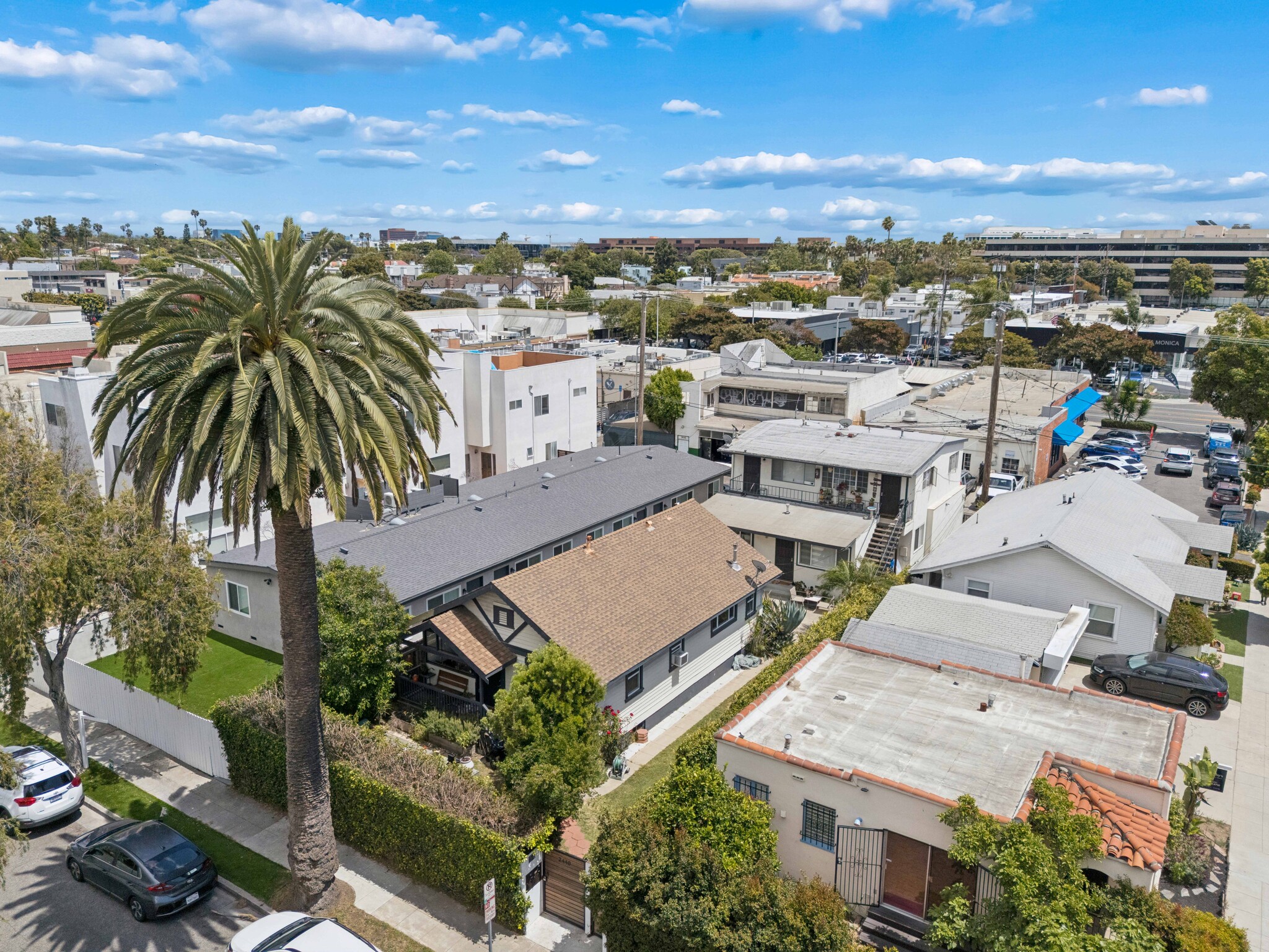 2440 Chelsea Pl, Santa Monica, CA for Sale