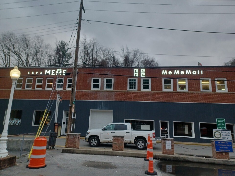 435 Stratton St Logan, WV 25601 Retail Property for Sale on