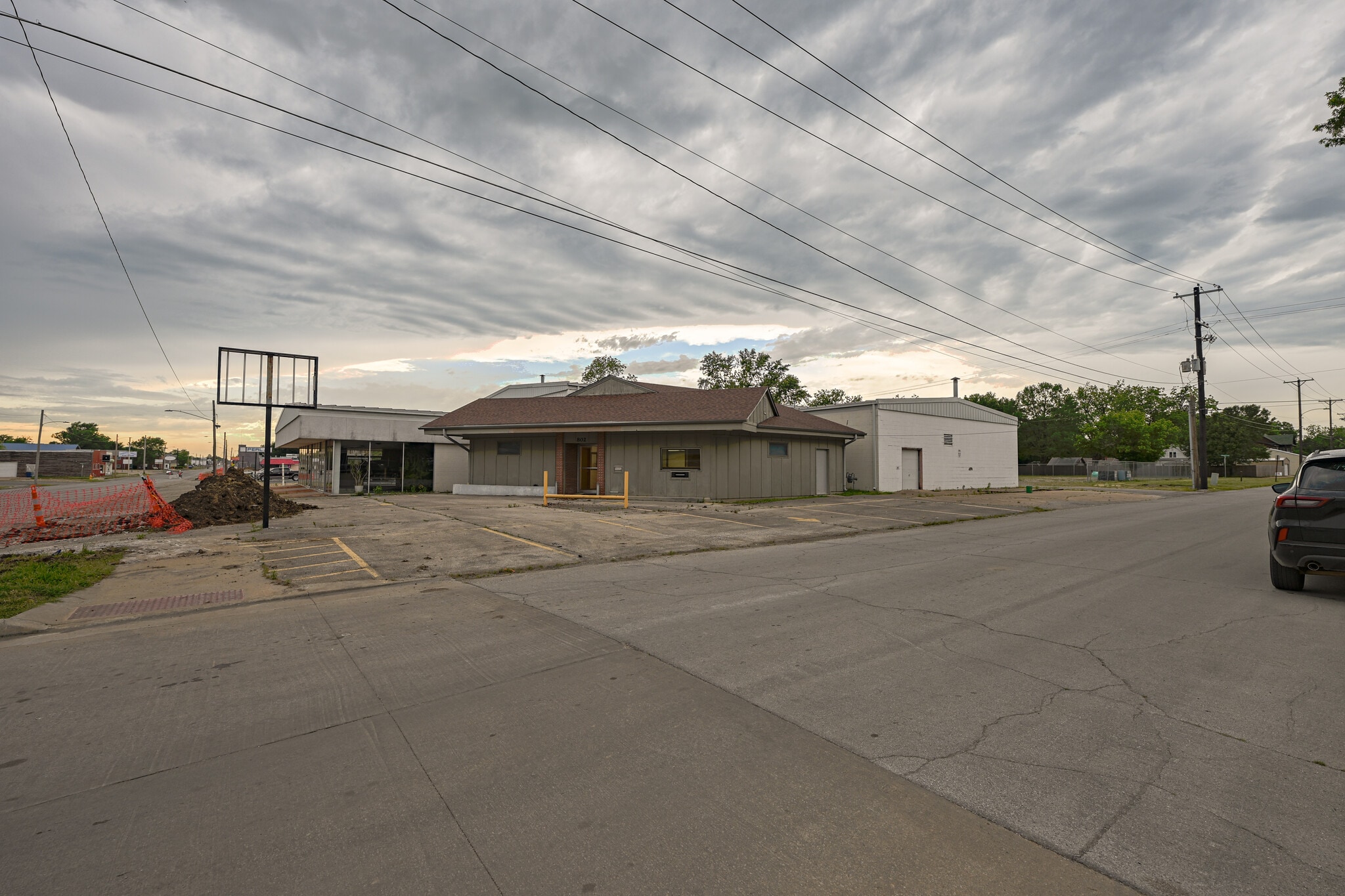 802 W 8th St, Coffeyville, KS for Sale