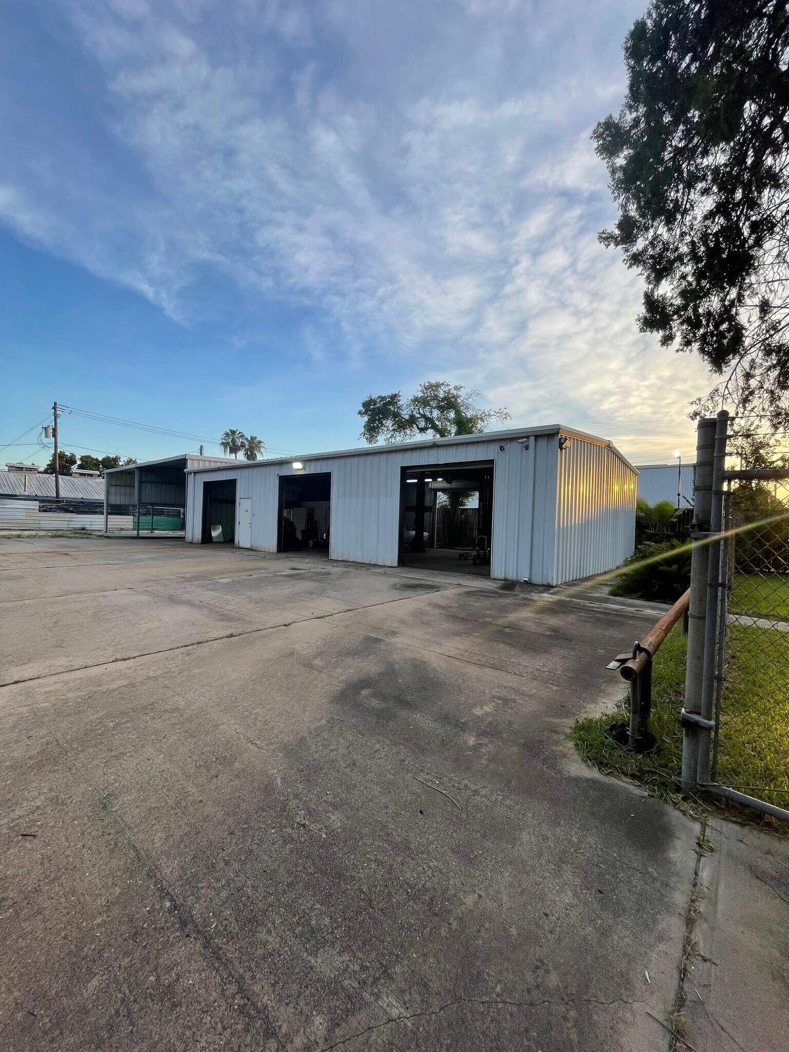 630 W 28th St, Houston, TX for Rent