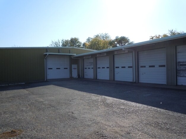 413 E Church St, Grand Prairie, TX for Rent