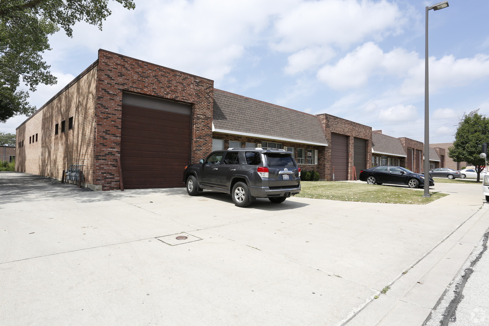 350-360 Lively Blvd, Elk Grove Village, IL for Rent