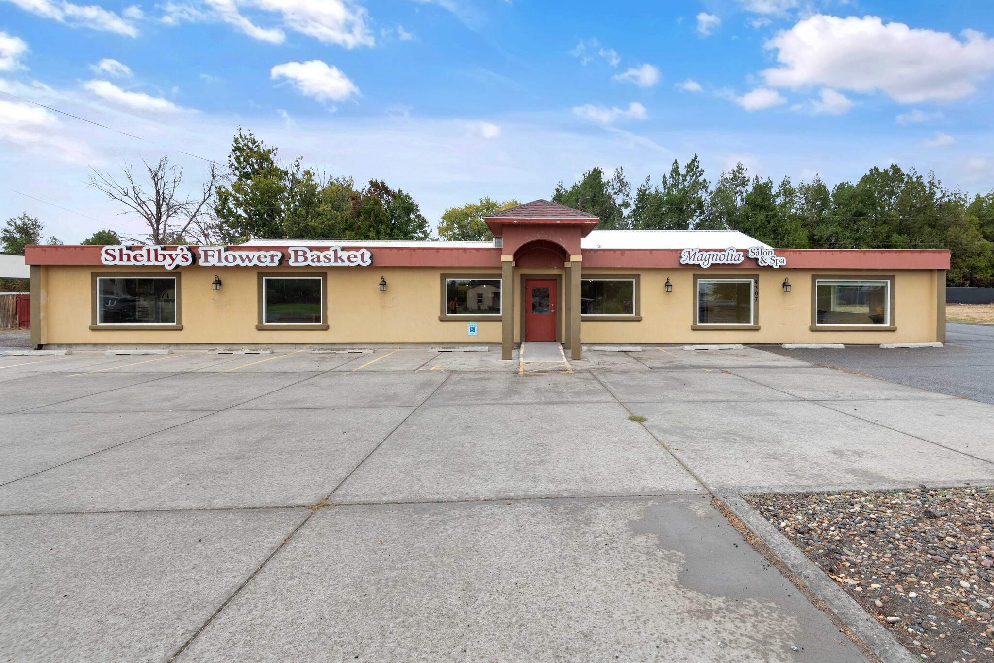 4307 W Court St Pasco, WA 99301 Retail Property for Lease on